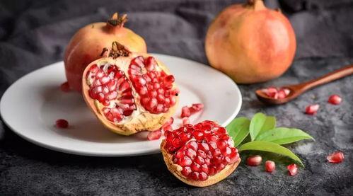 小石榴吃瓜,小石榴的夏日吃瓜日记