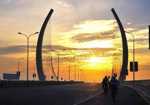 河北保定大桥新闻头条,见证历史变迁，新桥通车助力城市发展